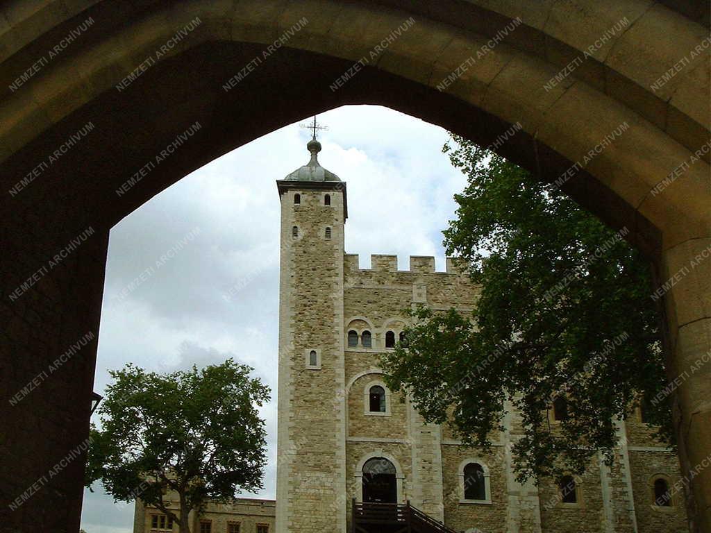 London - A Tower központi épülete