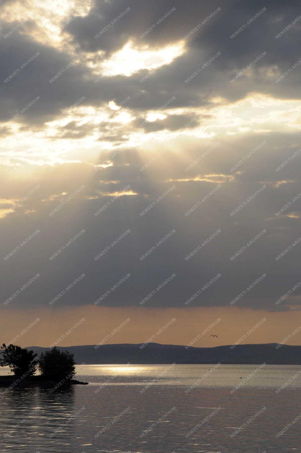 Természet - Naplemente a Balatonon