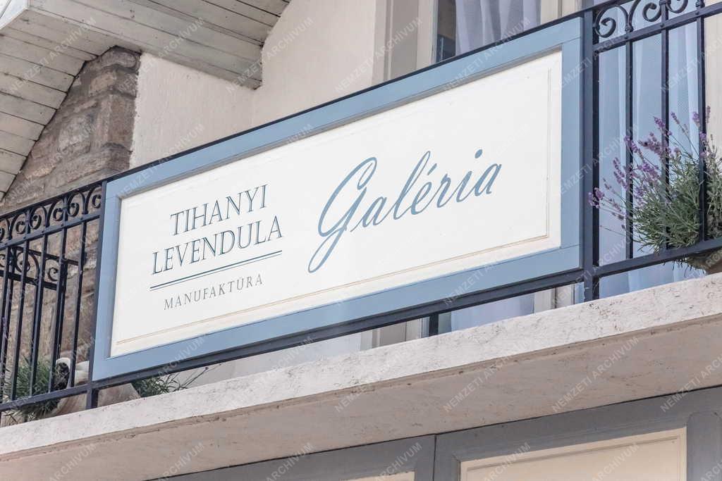 Tárgy - Tihany - Névtábla 