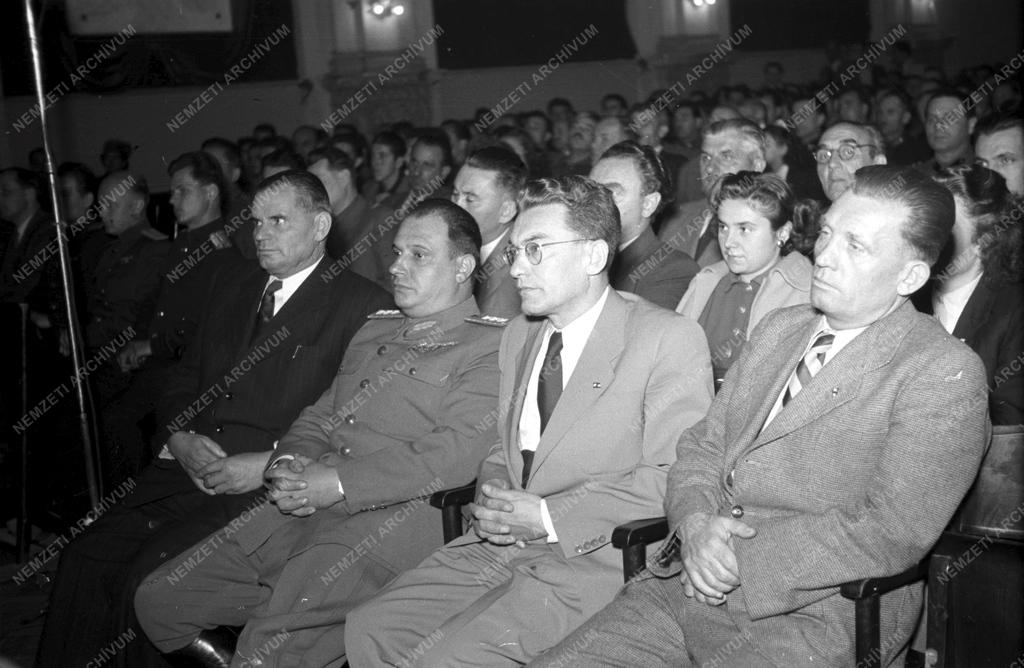 Emlékünnepség az aradi vértanúk tiszteletére