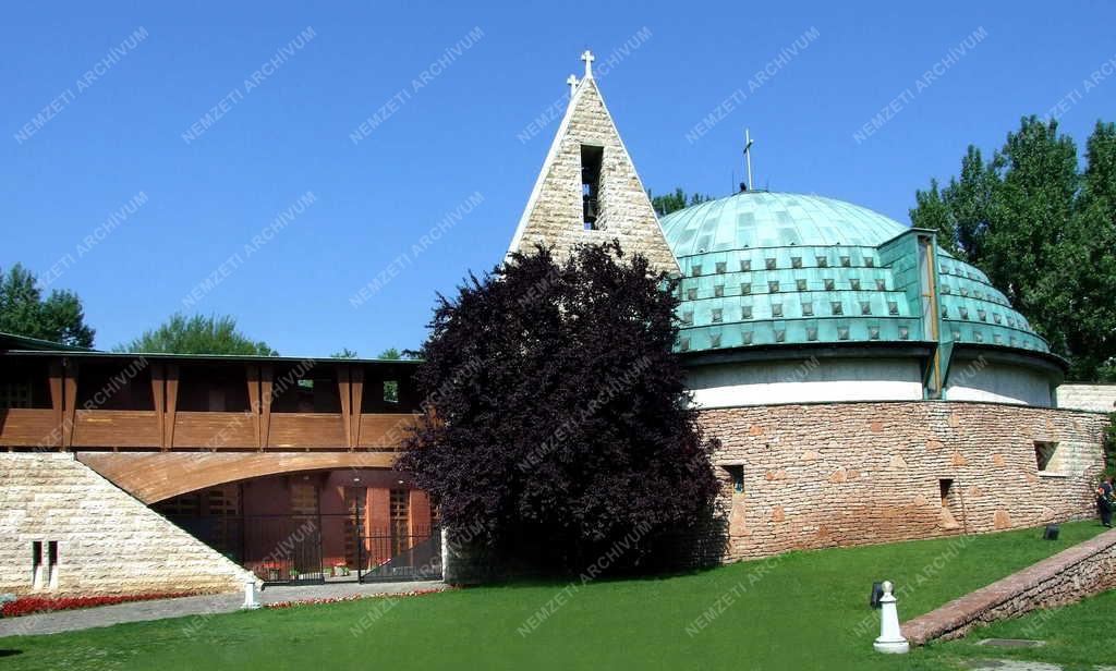 Egyház - Templom Lágymányoson