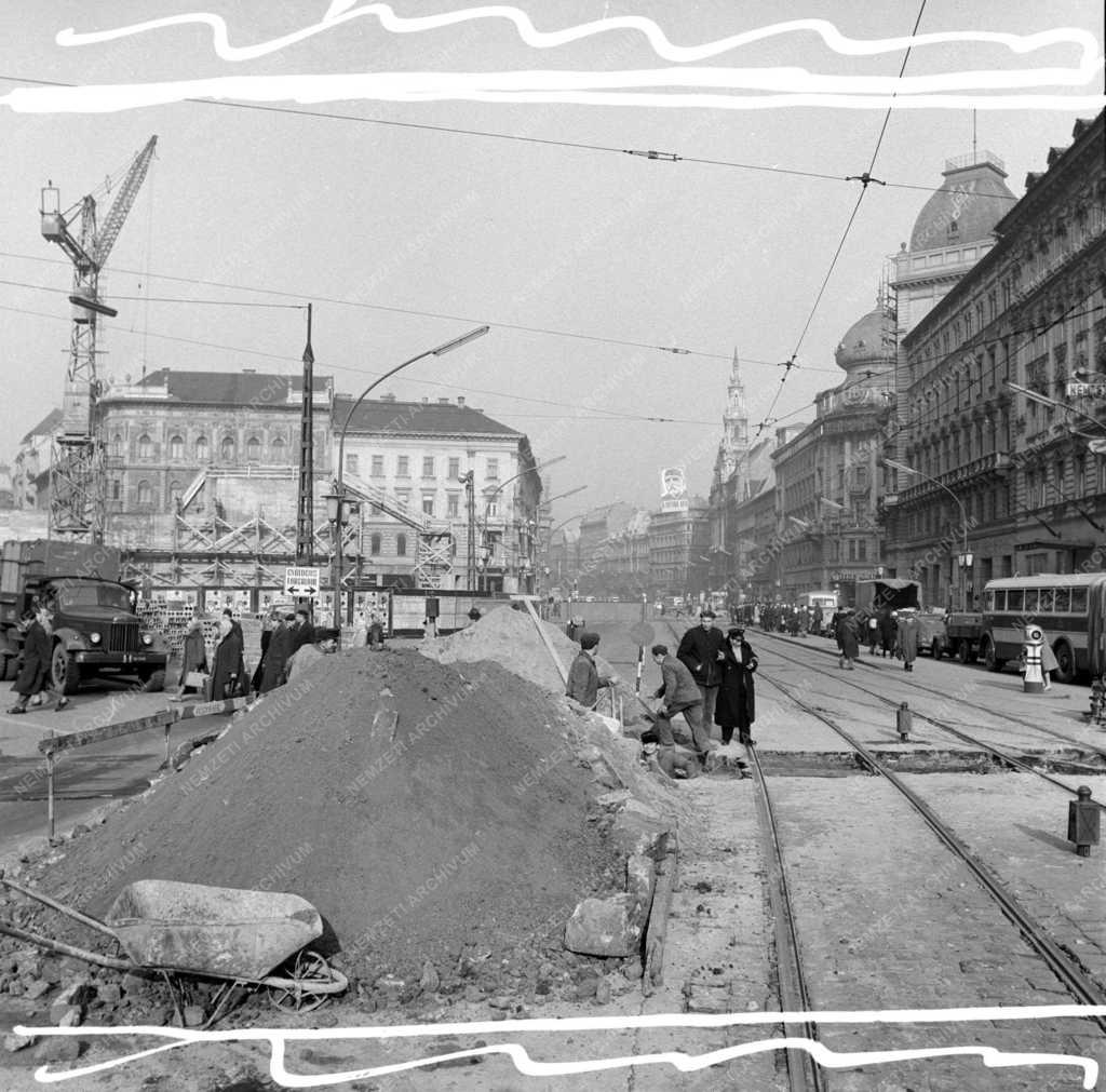Városkép-életkép - Közlekedés - Aluljáró épül az Emkénél