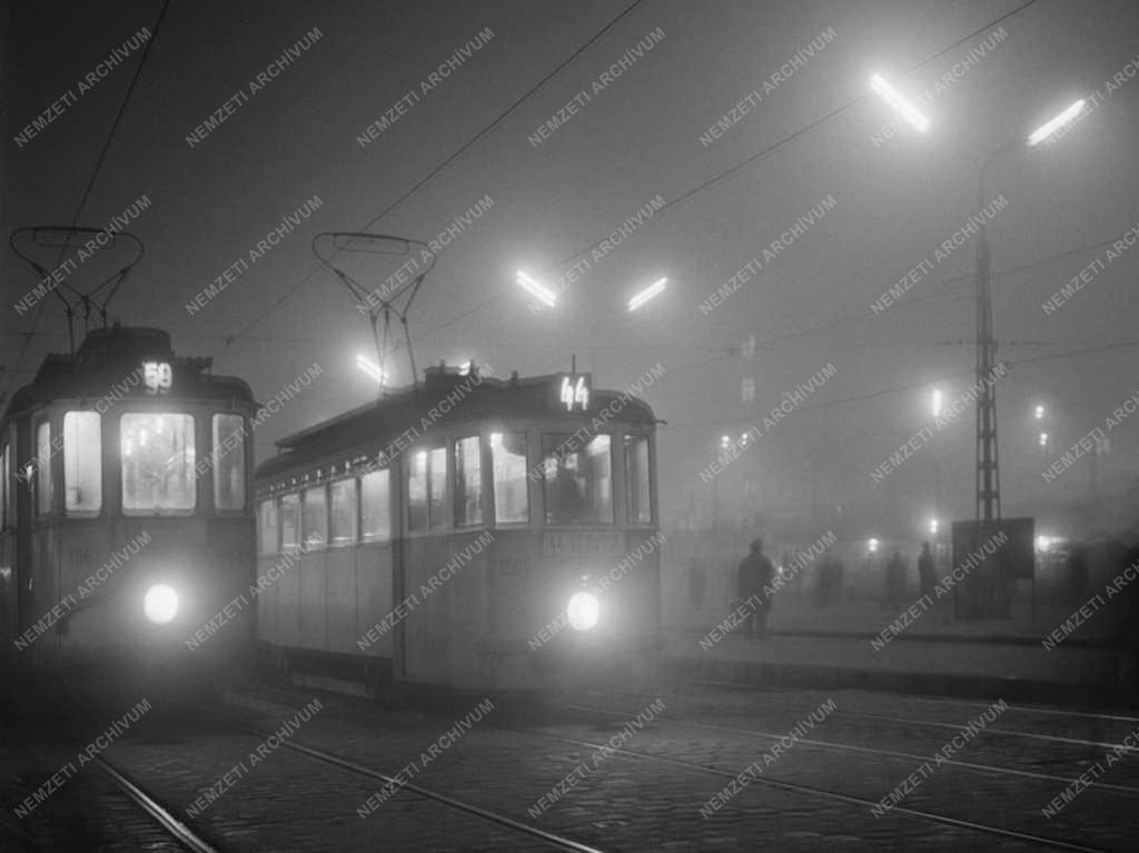 Életkép - Decemberi reggel a fővárosban