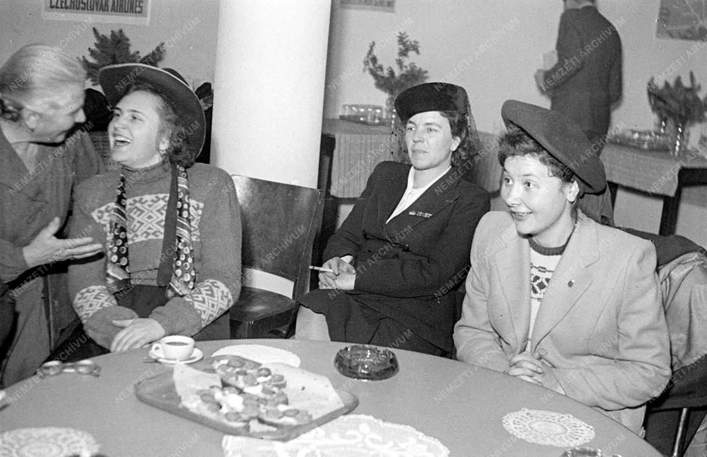 Külpolitika - Nemzetközi nőkongresszus Budapesten