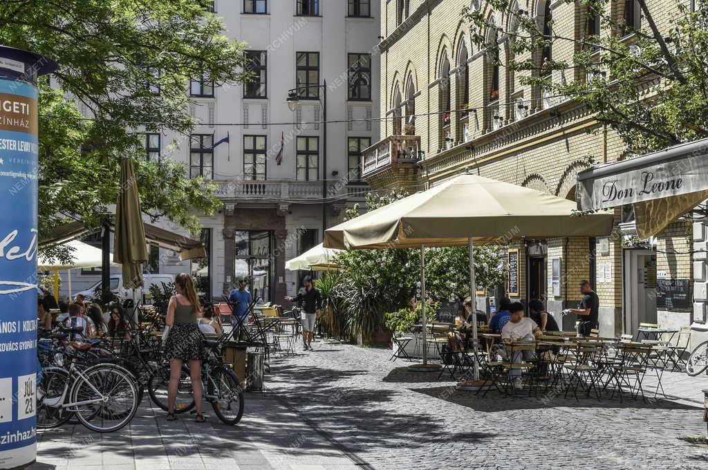 Vendéglátás - Budapest - Vendéglátóhelyek a Mikszáth Kálmán téren