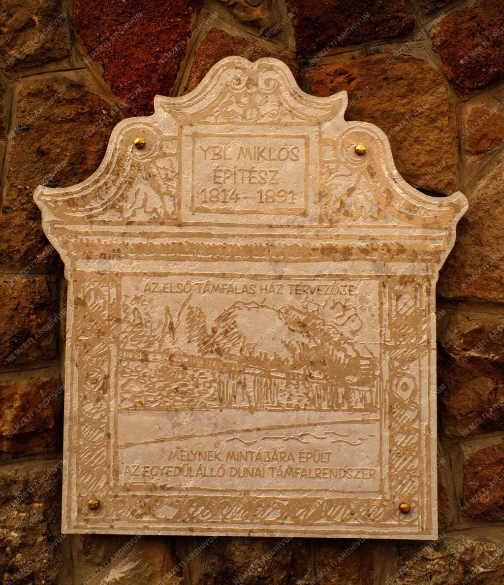 Városkép - Verőce - Emléktábla