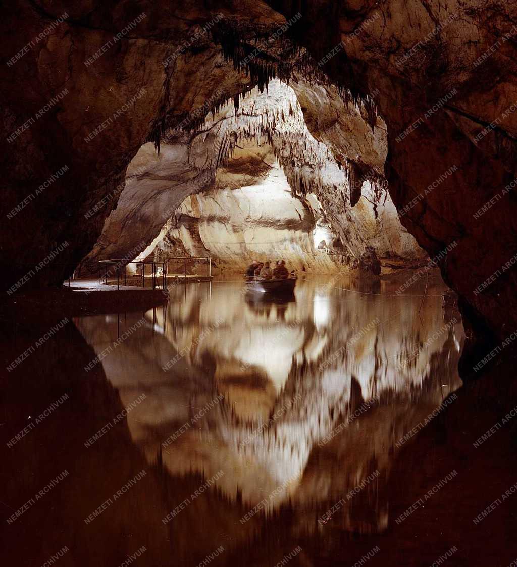 Az Aggteleki Cseppkőbarlang