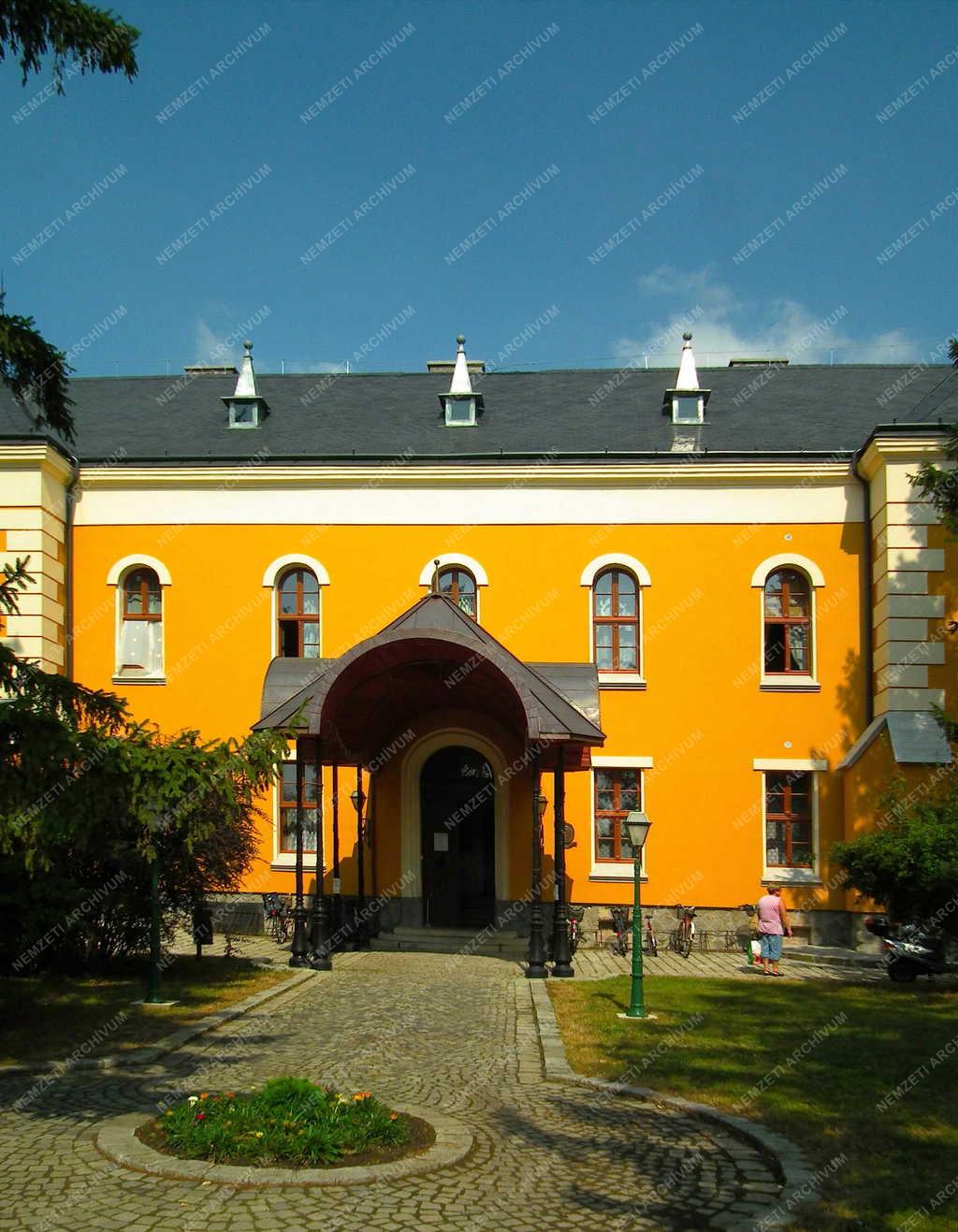 Épület - Szob - A Polgármesteri Hivatal épülete