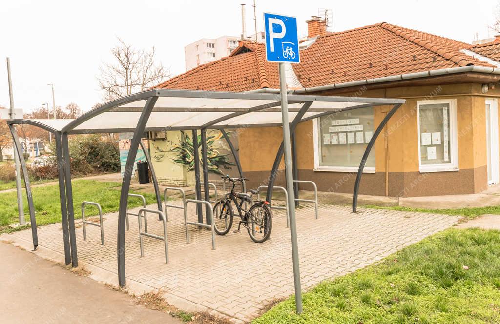 Közlekedés - Budapest - Fedett kerékpártároló