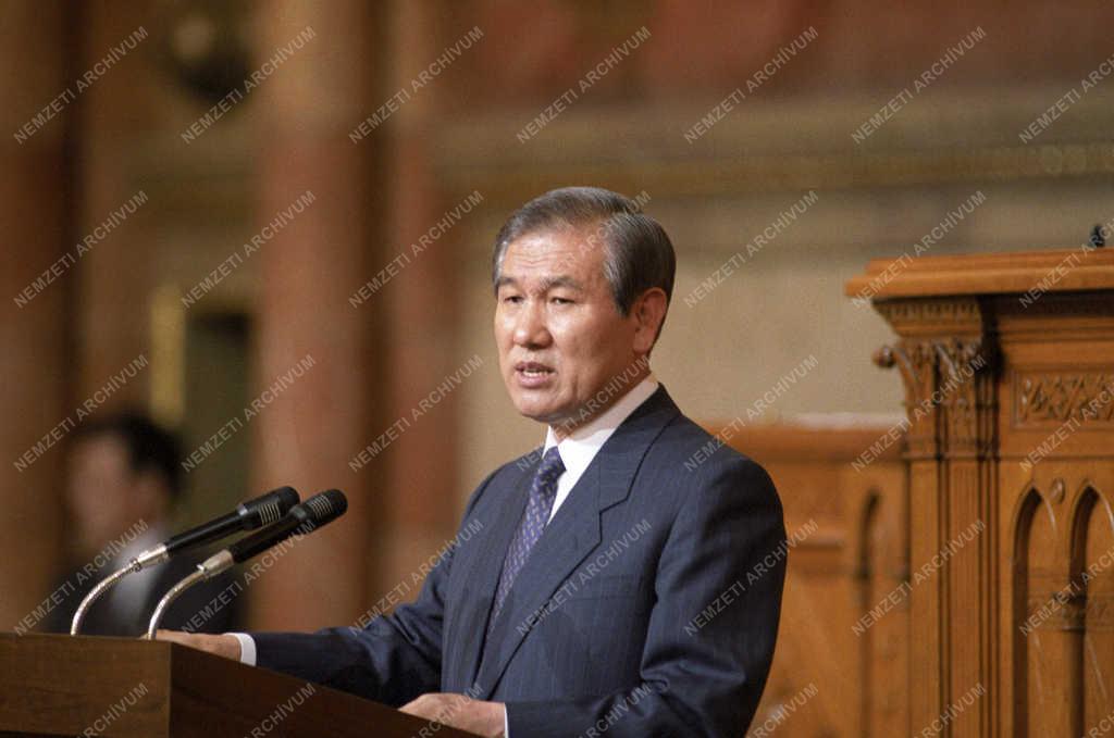 Külkapcsolat - Ro Te Vu dél-koreai köztársasági elnök az Országgyűlés ülésén