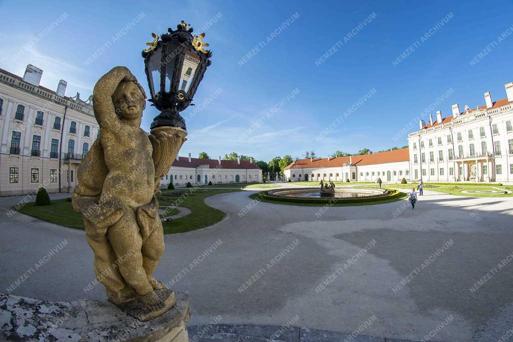 Városkép - Fertőd -  Esterházy-kastély