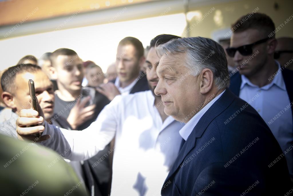 Voks 24 - Orbán Viktor országjáró kampánykörútja