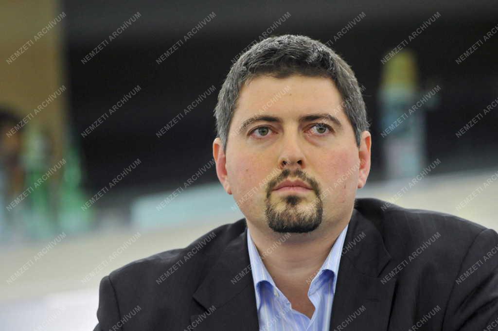 Szegedi Csanád