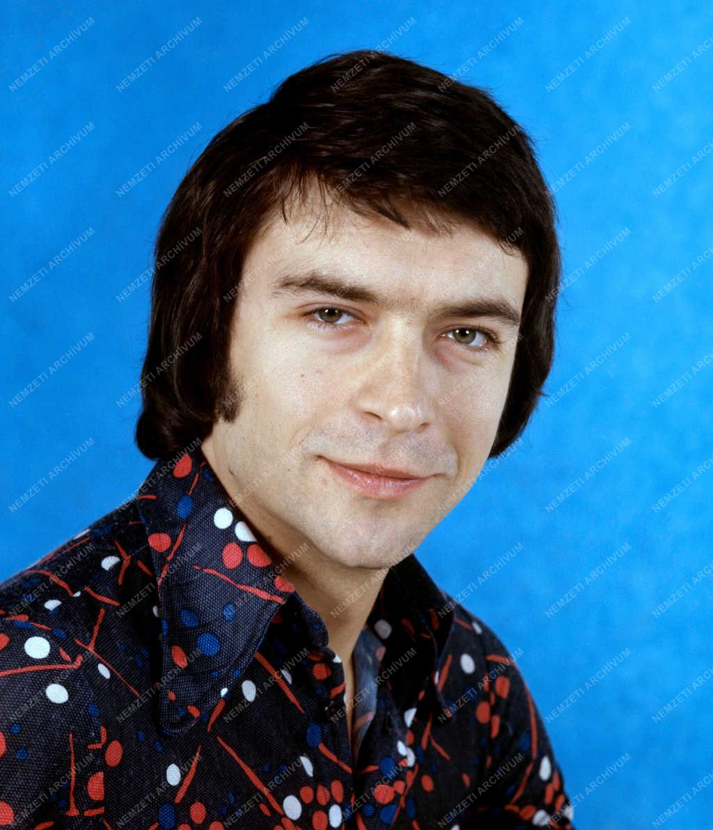 Színház - Lukács Sándor