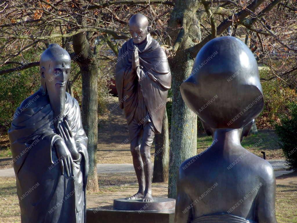 Táj, város - Budapest -  Köztéri szobrok - Filozófiai Kert