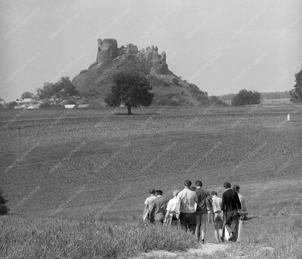 Kultúra - Képzőművész szakkör a somoskői várnál