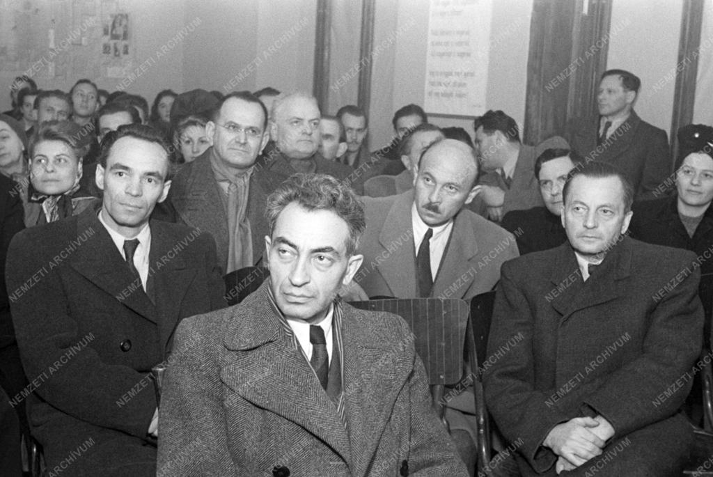 Belpolitika - Emlékülés a József Attila Kollégiumban