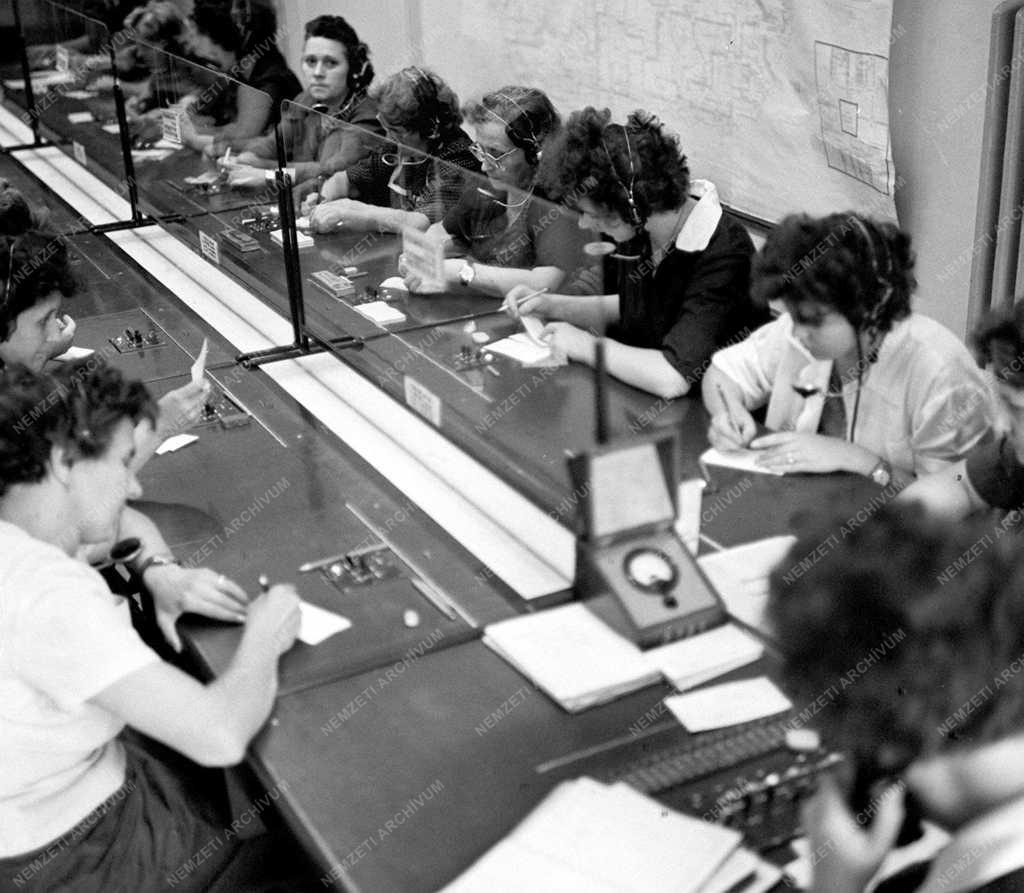 A szerző válogatása - Több külföldi telefonhívás