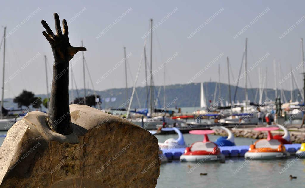 Városkép - Balatonfüred - Emlékmű 