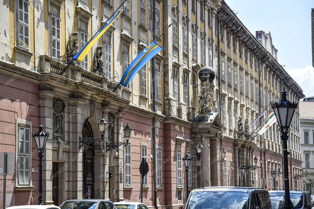 Közigazgatás - Budapest Főváros Önkormányzata Főpolgármesteri Hivatal