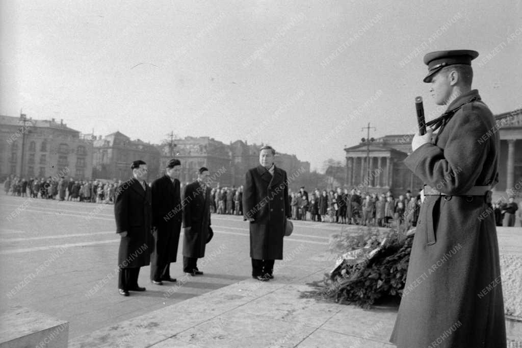 Diplomácia - Átadta megbízólevelét az új koreai nagykövet