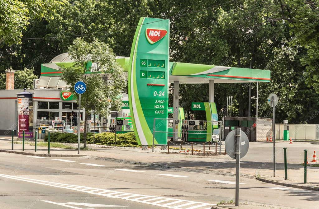 Energia - Budapest - MOL üzemanyagtöltő állomás