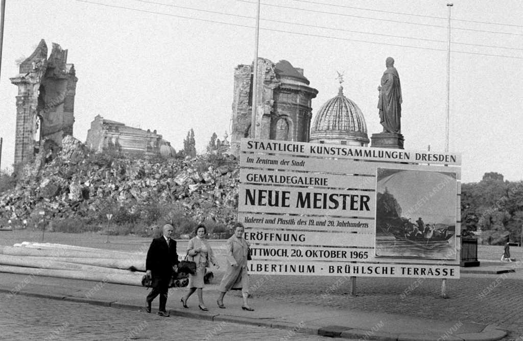 Városkép - NDK - Drezda