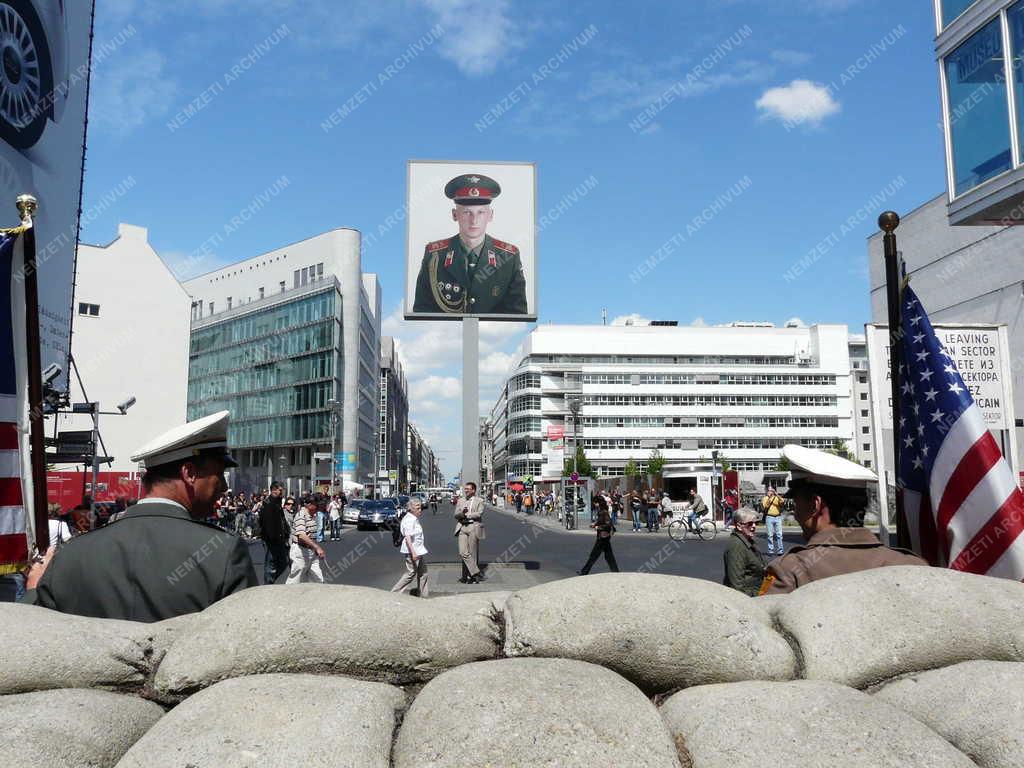 Berlin -  Egykori Checkpoint Charlie