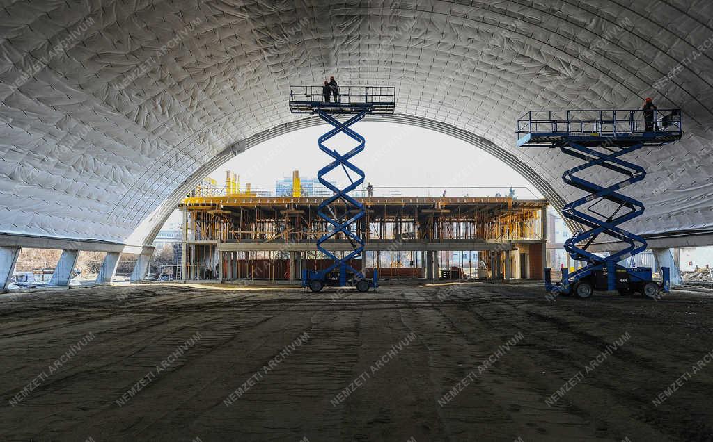 Építőipar - Debrecen - Teniszközpont épül 