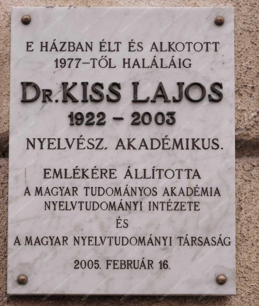 Kultúra - Kiss Lajos nyelvész, szlavista emléktáblája