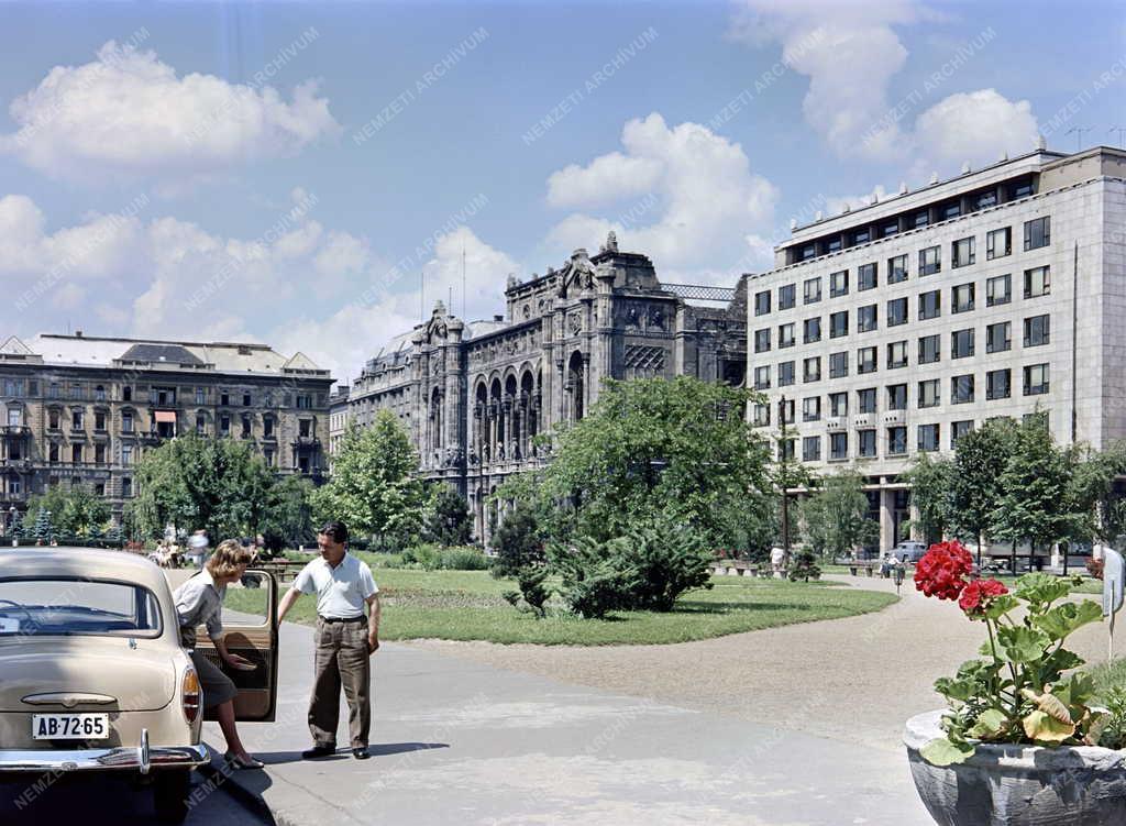 Városkép - Belváros - A Vigadó tér