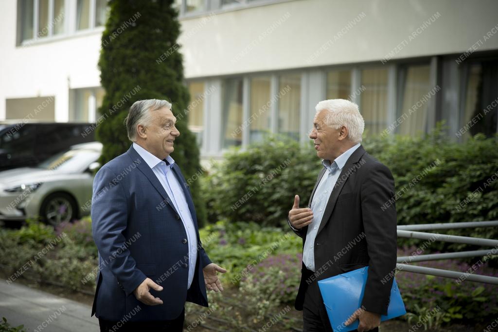 Voks 24 - Orbán Viktor Nyíregyházán folytatta vidéki kampánykörútját