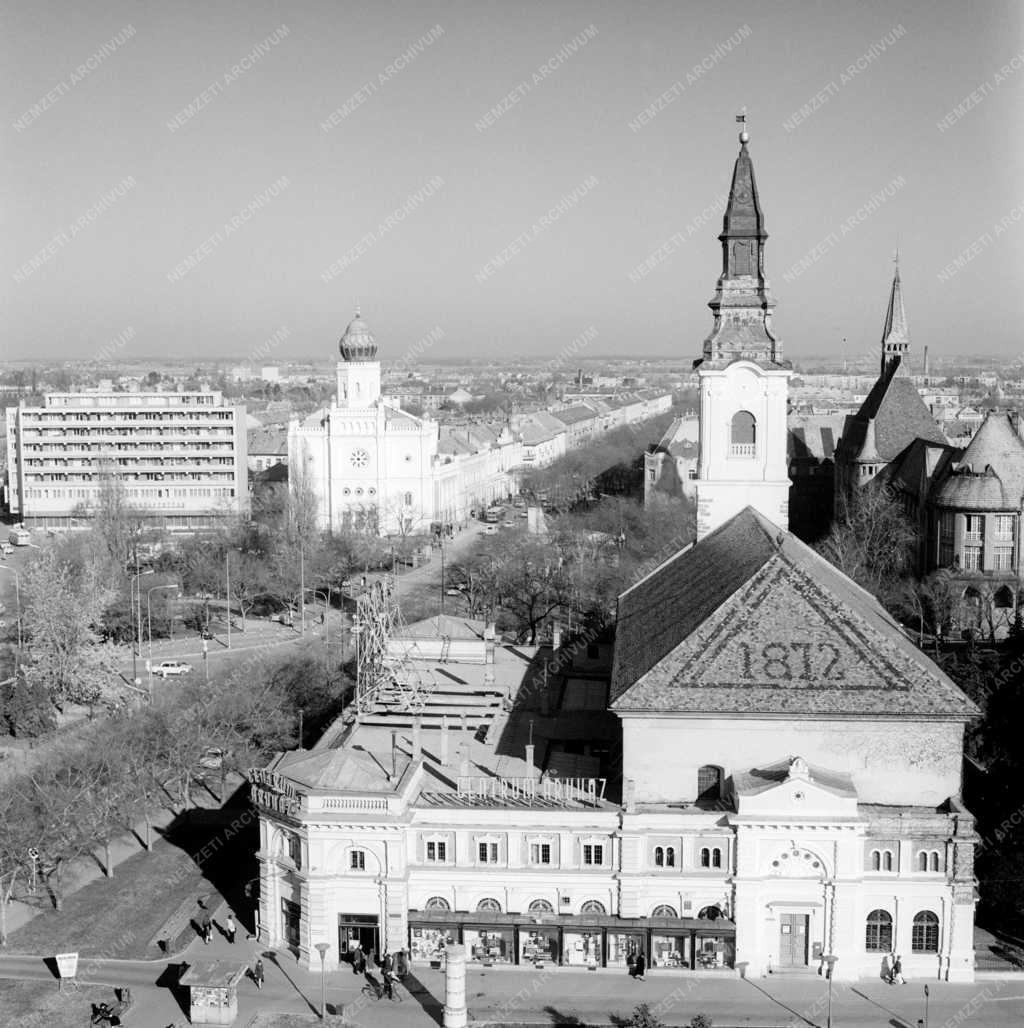 Városkép-életkép - Kecskeméti látkép