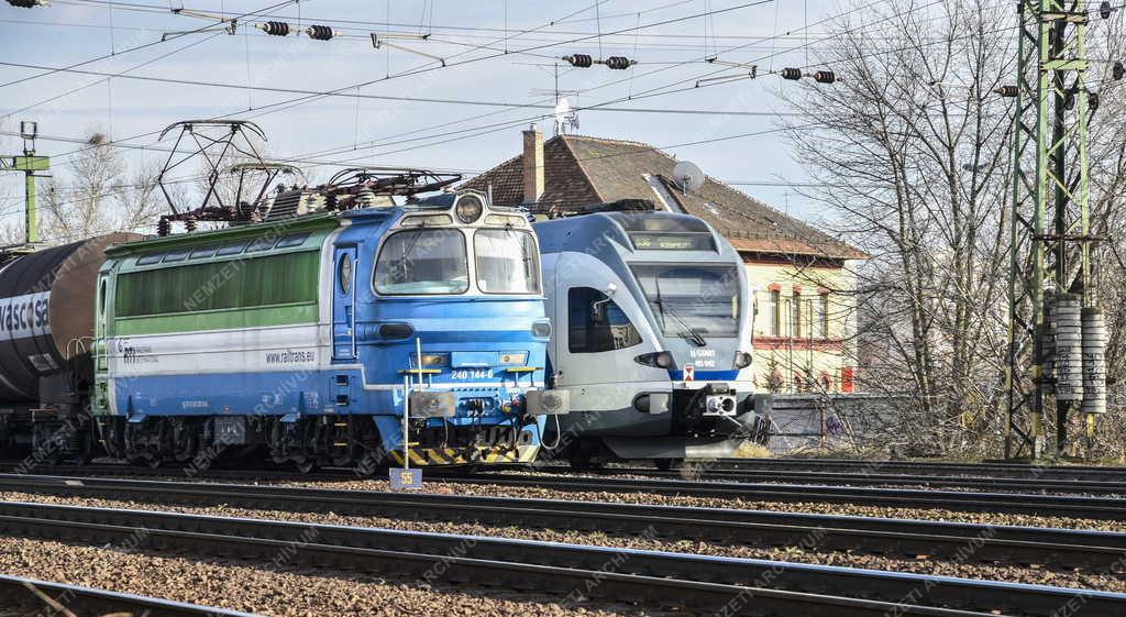 Közlekedés - Budapest - Vonatok Ferencvárosnál