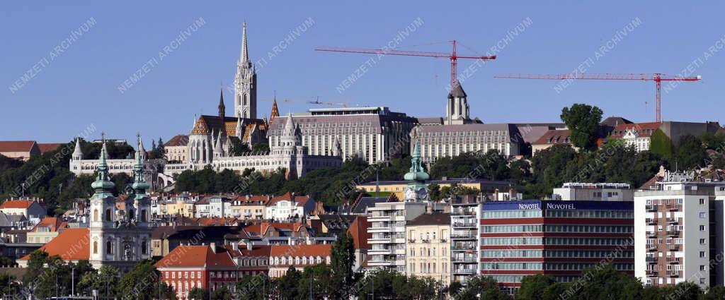 Városkép - Budapest - Toronydaruk a Várban