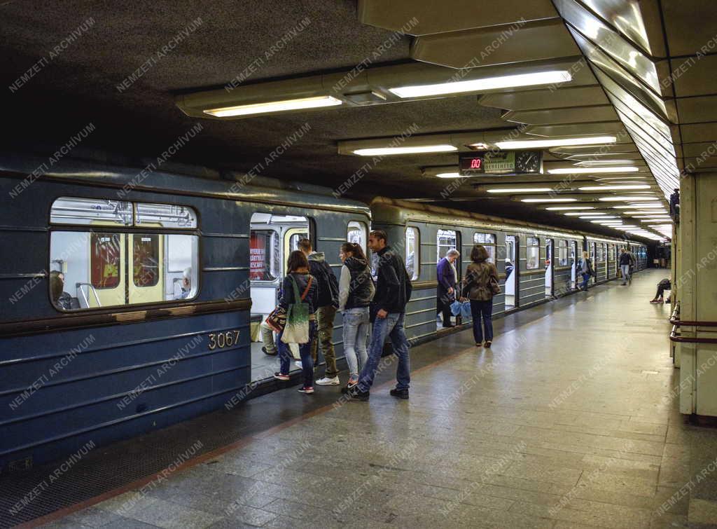 Közlekedés - Budapest - Az M3-as metró északi szakasza felújítás előtt