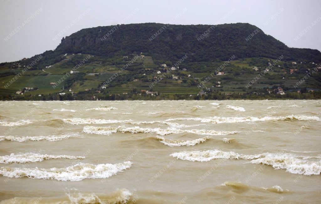 Időjárás - Balatonmáriafürdő - Viharos Balaton