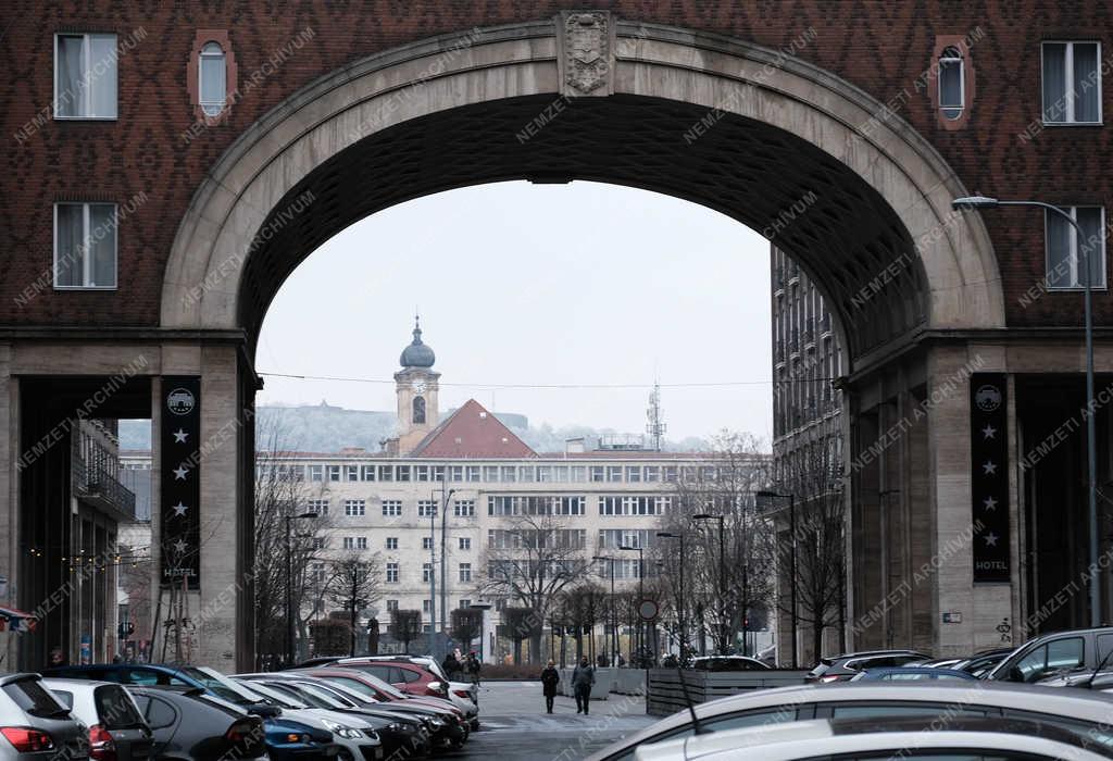 Városkép - Budapest - Madách sétány 