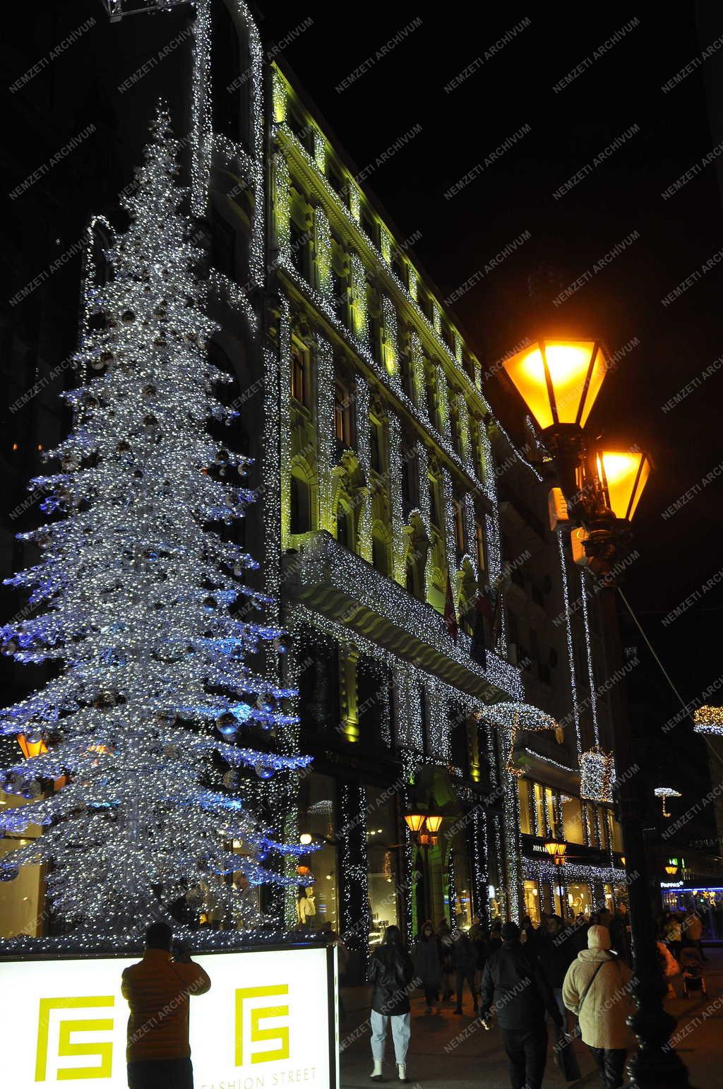 Ünnep - Budapest - Adventi díszkivilágítás