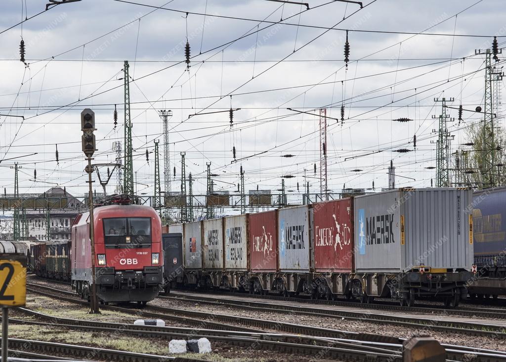 Közlekedés - Budapest - Ferencváros vasútállomás