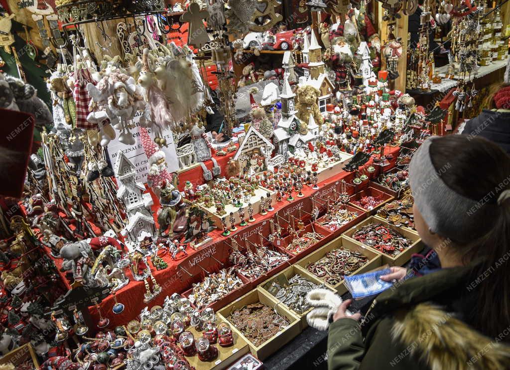 Városkép - Ünnep - Budapest  - Adventi Ünnep a Bazilikánál