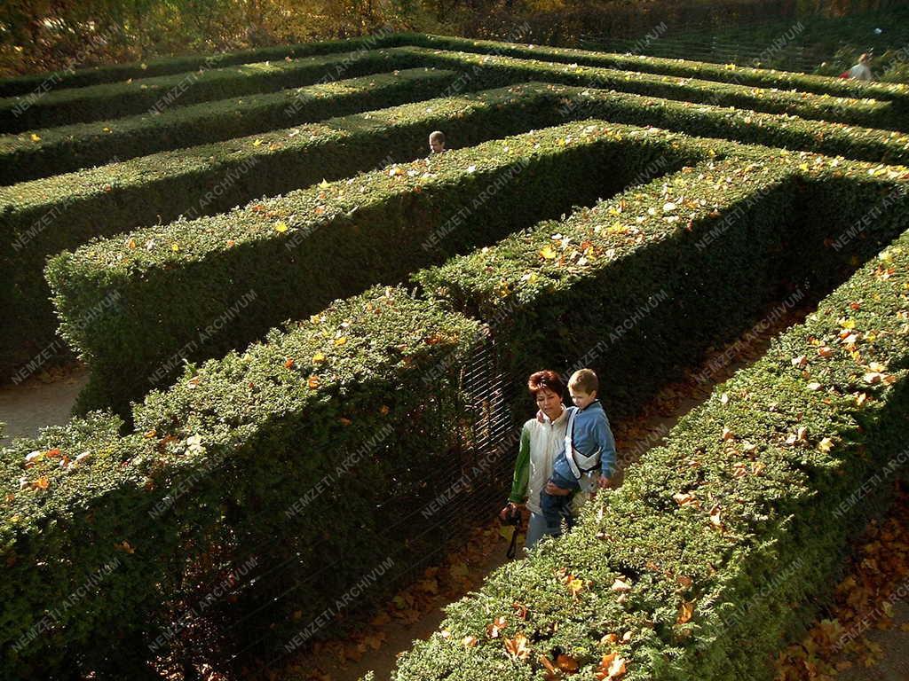 Bécs - A Schönbrunn-i kastélypark - Labirintus