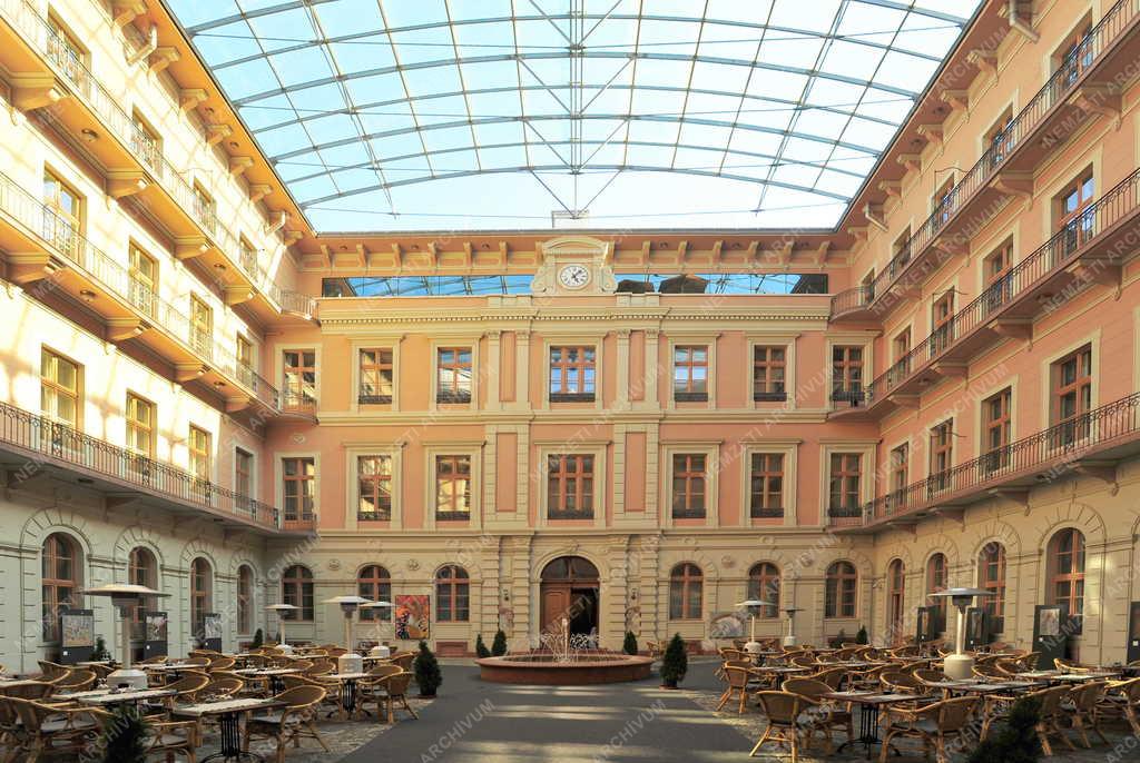 Budapest - Középület