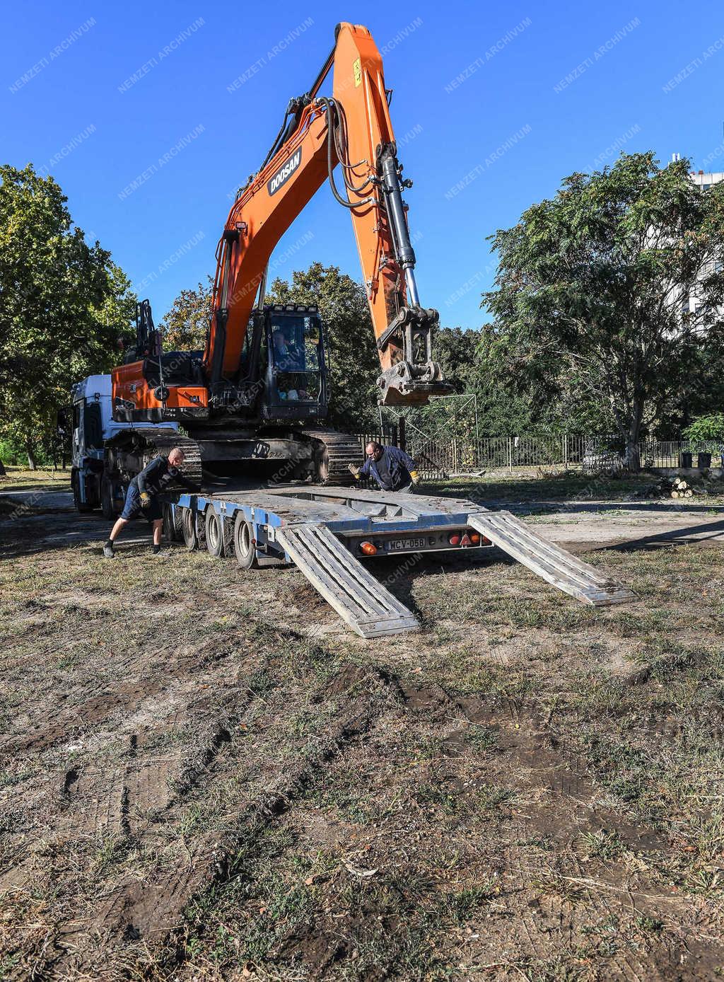 Építőipar - Debrecen - Új strand építése 