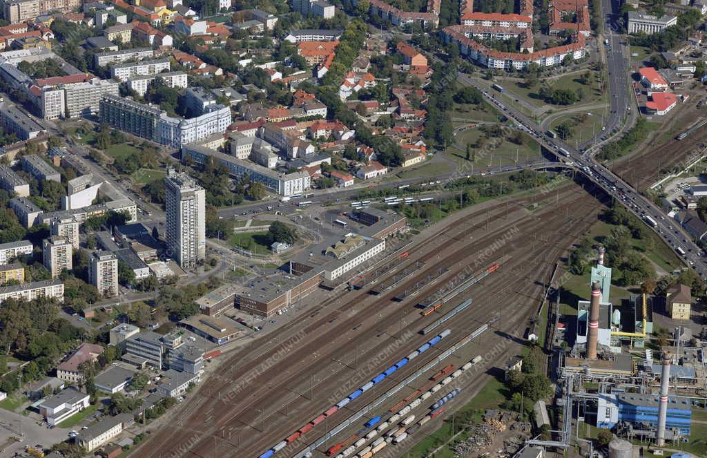 Közlekedés - Debrecen - Intermodális közlekedési központ