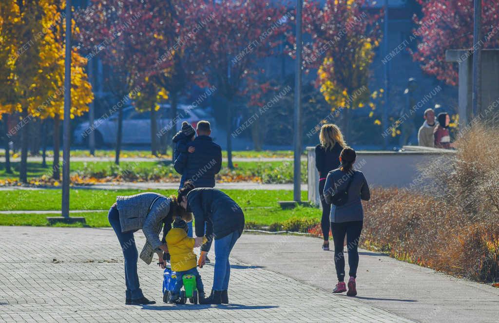 Szabadidő - Debrecen - Pihenők a Nagyerdőben