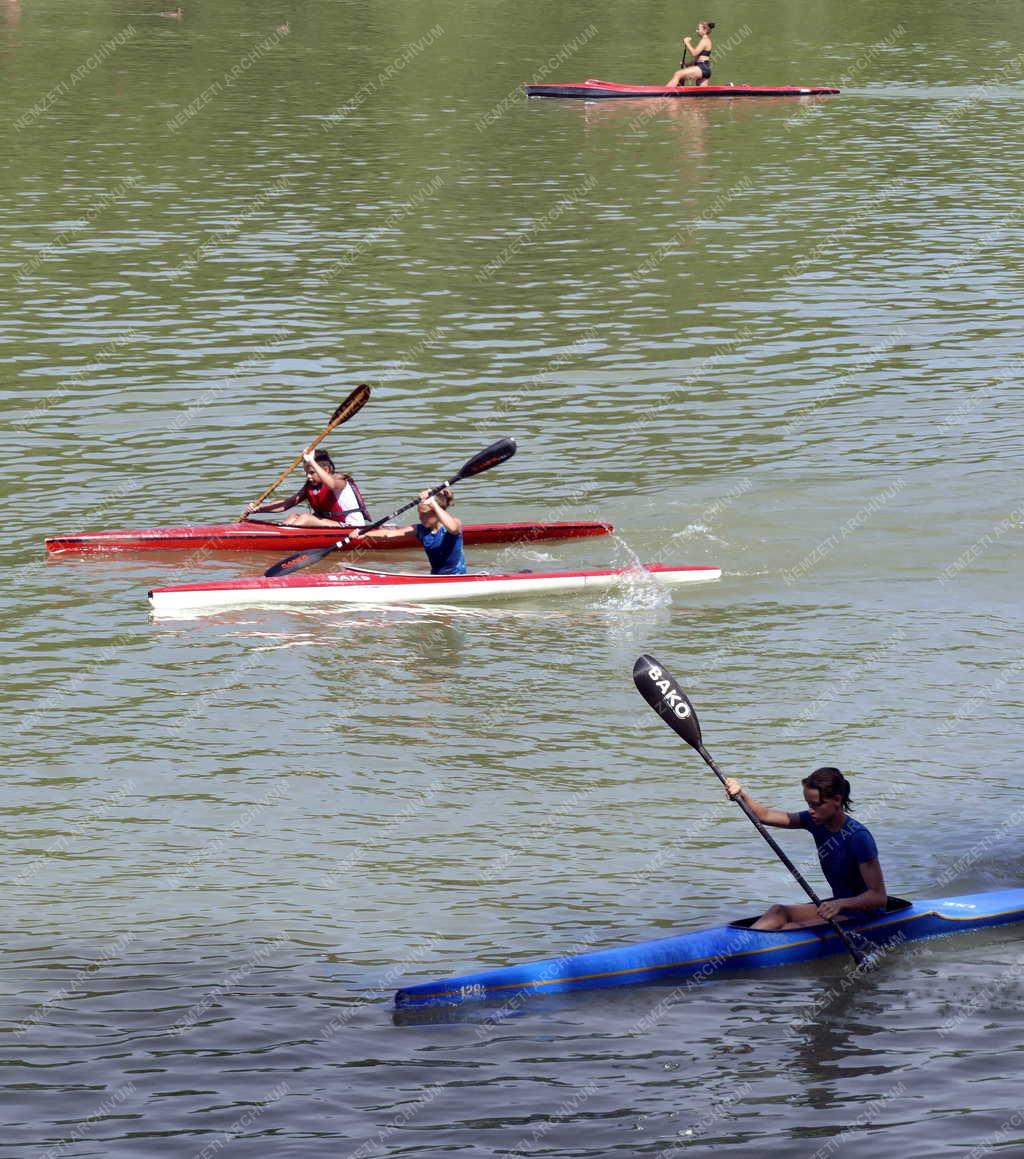 Sport - Szabadidő - Kajak edzés a Lágymányosi-öbölben