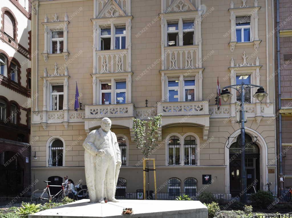 Városkép - Budapest - Mikszáth Kálmán tér