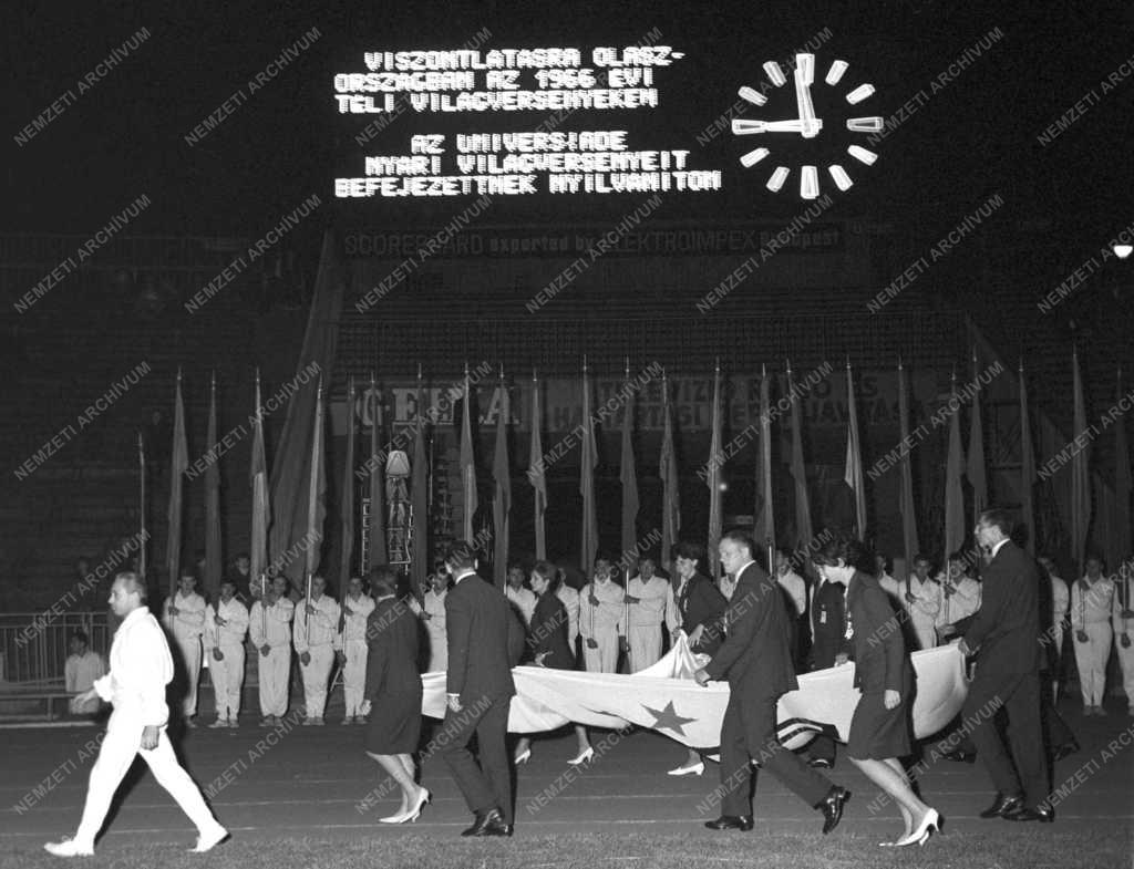 Sport - Universiade 1965. Budapest - Záróünnepség