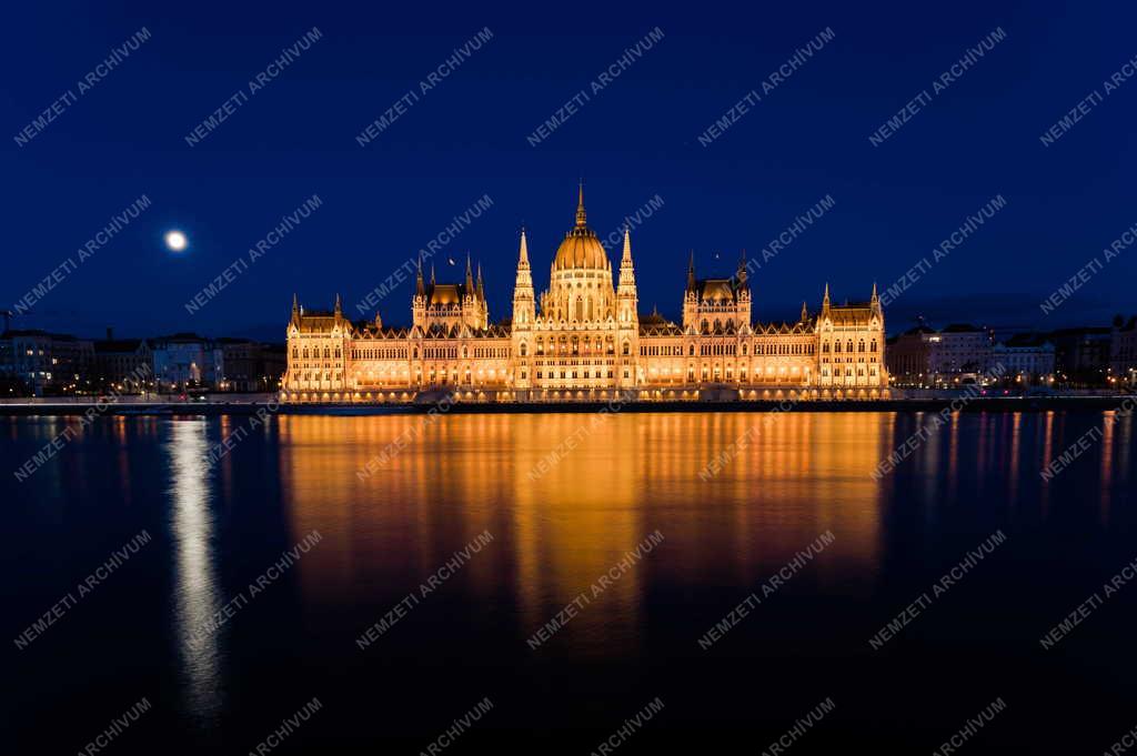 Városkép - Budapest - Parlament épülete